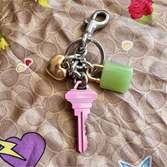 Coach Key Cluster Bag Charm Pink and Green Keychain with Heart Charm - Picture 3 of 6